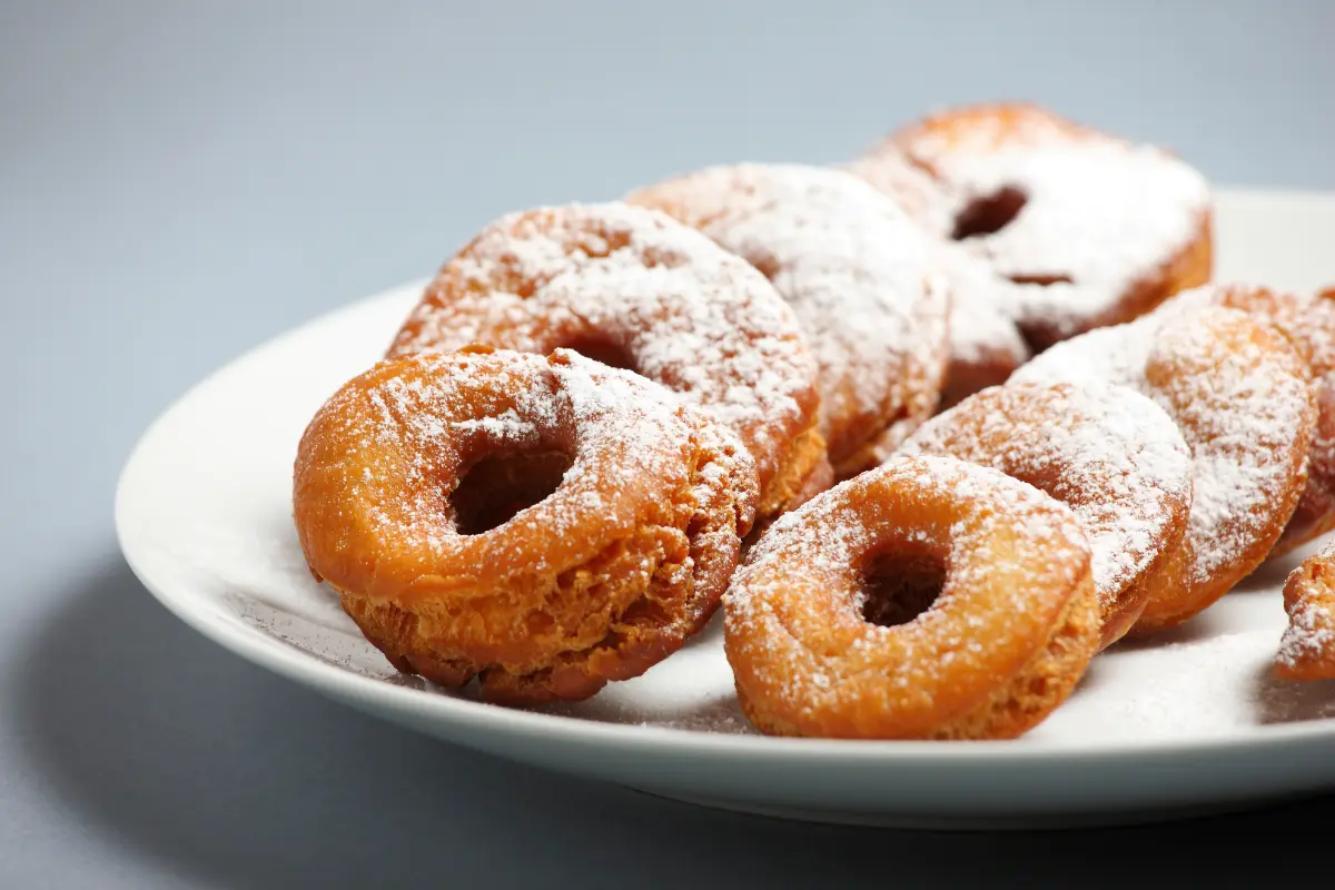 5 Ingredient Cinnamon Sugar Donuts