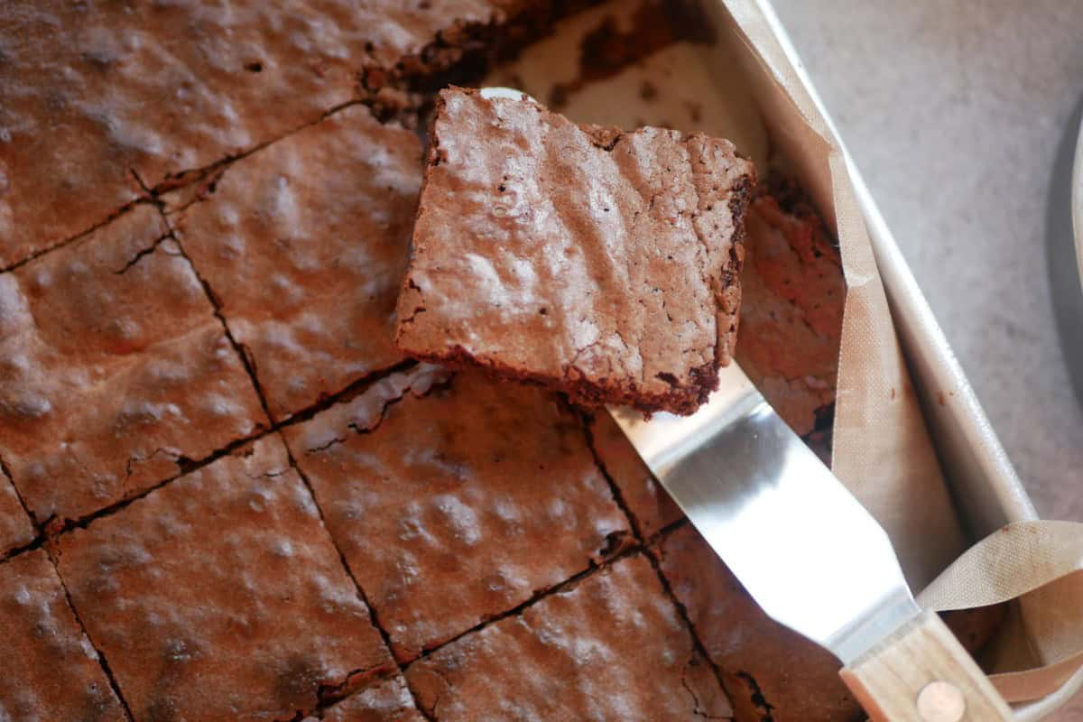 Addicting 5-Ingredient Brownies