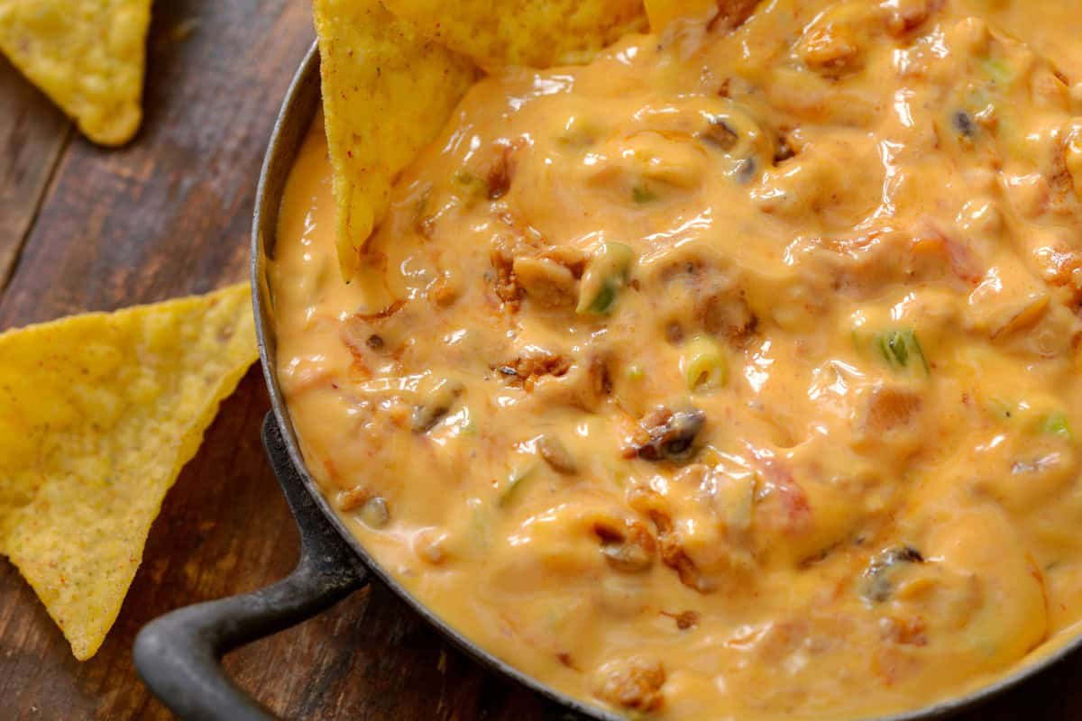 Crazy Good 5-Ingredient Chili Cheese Dip