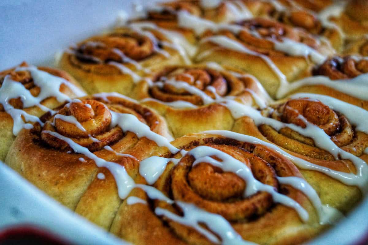 Easy 5 Ingredient Cinnamon Rolls