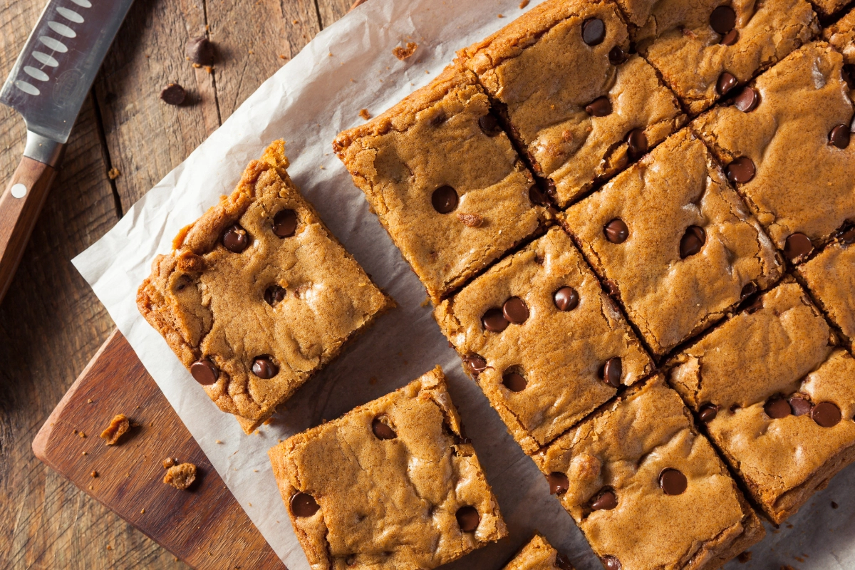 Healthy Chocolate Chip Chickpea Blondies