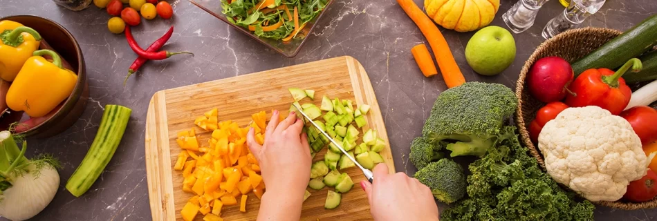 Kitchen Shears or Knives Showdown