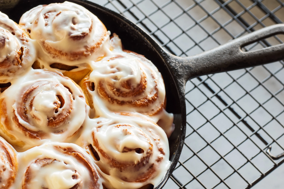 Cast Iron Skillet Cinnamon Rolls